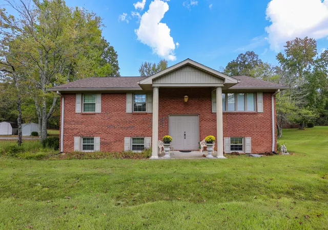 Homes for sale in Benton, KY | 98 Gordon Rd, Benton, KY 42025 | MLS# 26017412