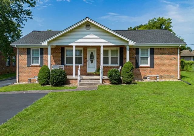 Photo 1 of Sale Pending at 3725 Old Mayfield Rd, Paducah, KY 42003 | MLS# 26022076 | Listing updated on 2026-08-16