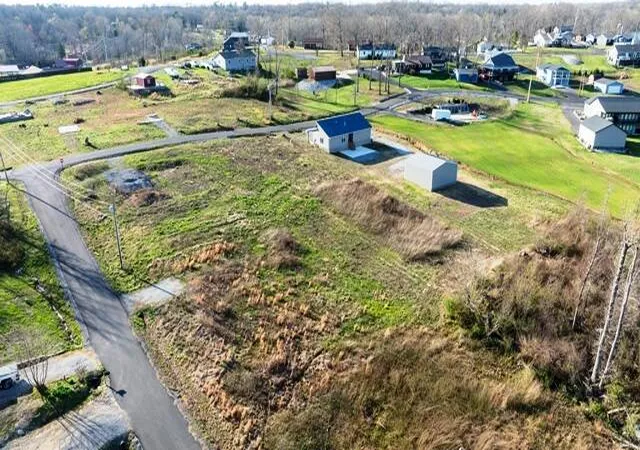 Photo 3 of Sale Pending at 195, 196 197 198 Kentucky Ave, Gilbertsville, KY 42044 | MLS# 26017073 | Listing updated on 2026-09-24