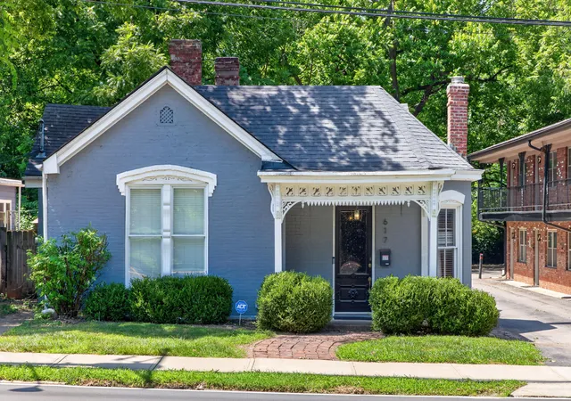 Photo 1 of Single family home for sale at 617 N Broadway, Lexington, KY 40508 | MLS# 26020455 | Listing updated on 2026-08-25