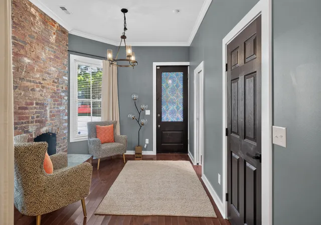 Photo 3 of Single family home for sale at 617 N Broadway, Lexington, KY 40508 | MLS# 26020455 | Listing updated on 2026-10-13