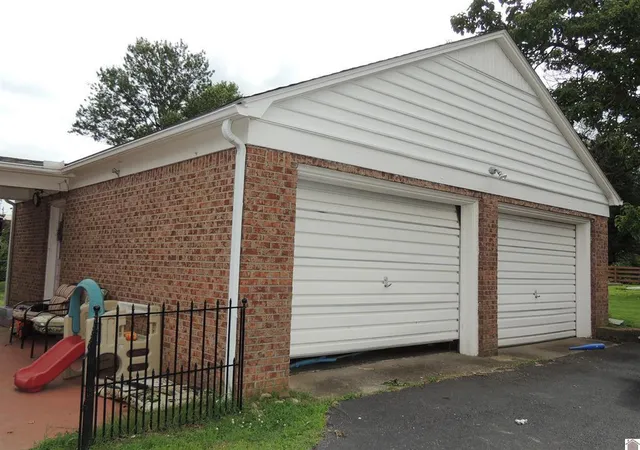 Homes for sale in Mayfield, KY | 107 N 18th St, Mayfield, KY 42066 | MLS# 26016277