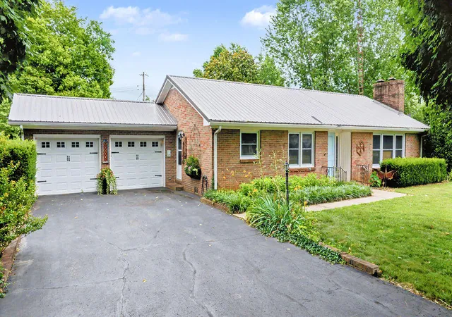 Homes for sale in Hopkinsville, KY | 3614 Lafayette Rd, Hopkinsville, KY 42240 | MLS# 26016272