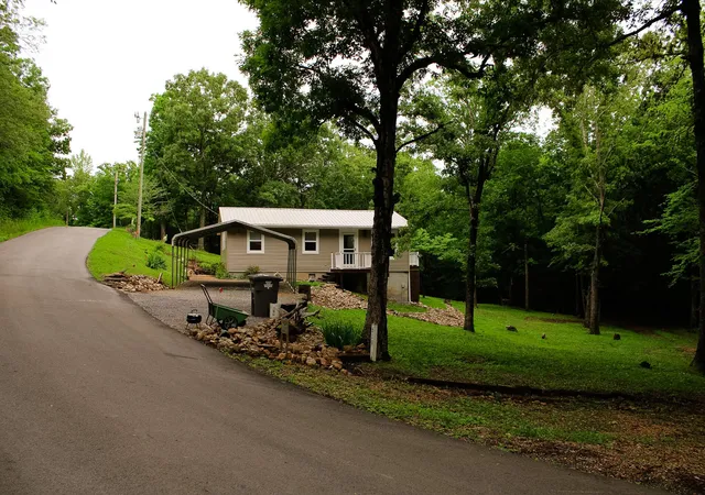 Homes for sale in New Concord, KY | 619 Lake Shore Dr, New Concord, KY 42076 | MLS# 26017691