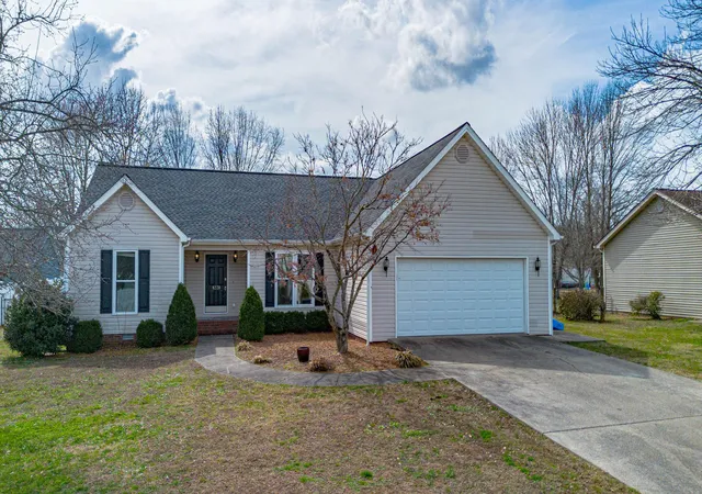Photo 1 of Sale Pending at 8220 Timberland Dr, West Paducah, KY 42086 | MLS# 26020543 | Listing updated on 2026-09-02