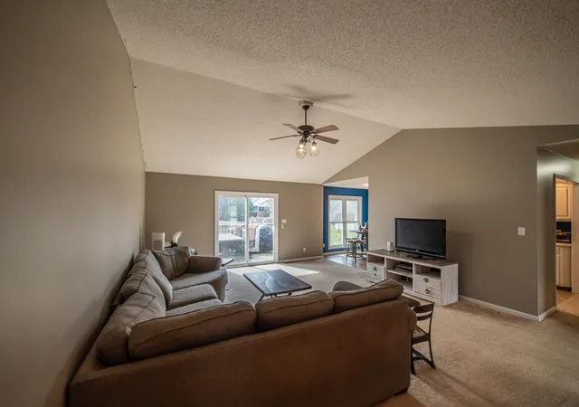 Photo 4 of Sale Pending at 8220 Timberland Dr, West Paducah, KY 42086 | MLS# 26020543 | Listing updated on 2026-09-19