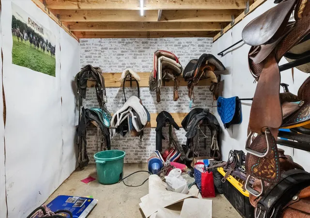 Photo 4 of Sale Pending at 4061 Mink Run Rd, Frankfort, KY 40601 | MLS# 26016274 | Listing updated on 2026-08-27