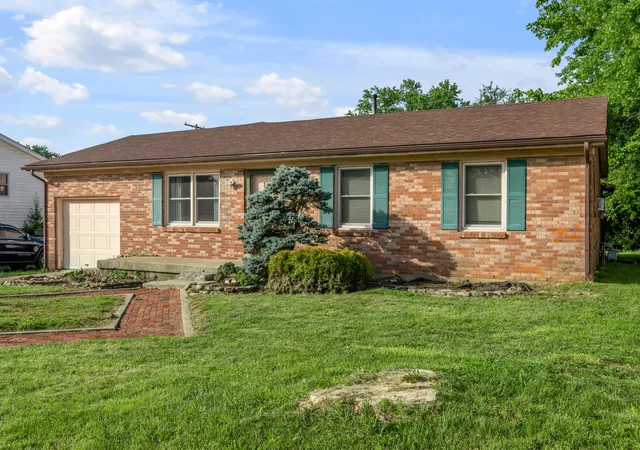 Homes for sale in Lexington, KY | 184 E Tiverton Wy, Lexington, KY 40517 | MLS# 26016387