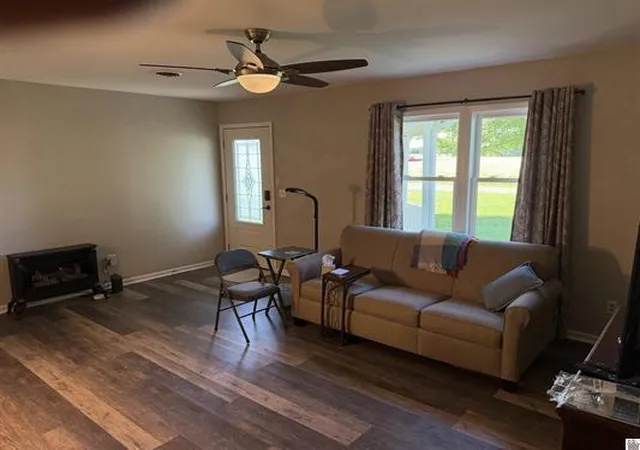 4th image of 915 Tyree Rd, Paducah, KY 42003 | MLS# 26016970