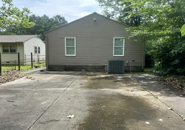 18th image of 911 N 24th St, Paducah, KY 42001 | MLS# 26016307