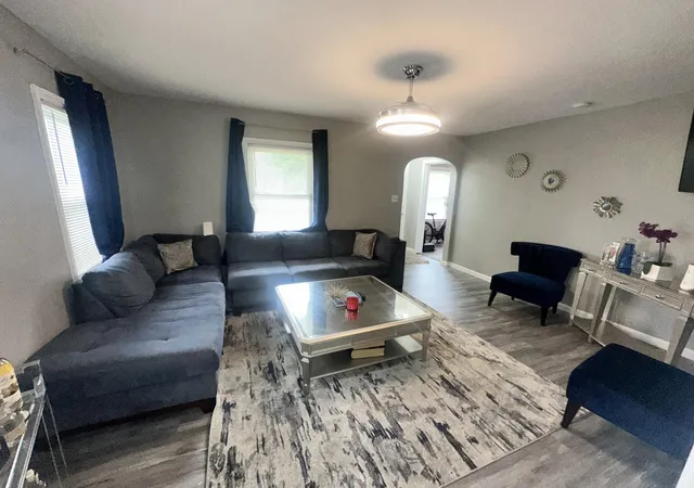 3rd image of 911 N 24Th St, Paducah, KY 42001 | MLS# 26016307