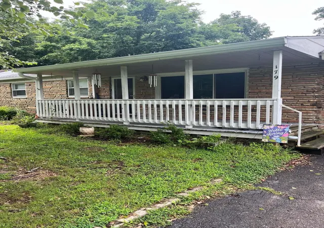 1st image of 179 Iroquois Dr, Paducah, KY 42001 | MLS# 26017667