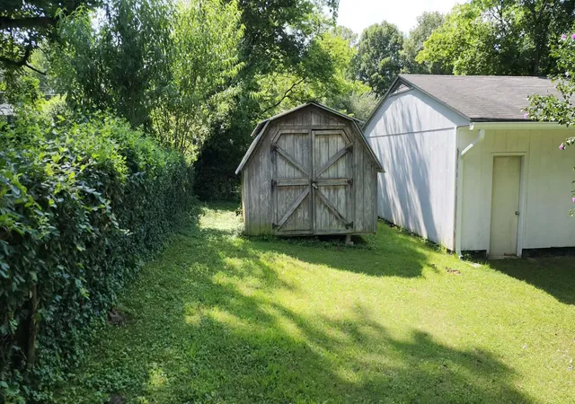 28th image of 179 Iroquois Dr, Paducah, KY 42001 | MLS# 26017667