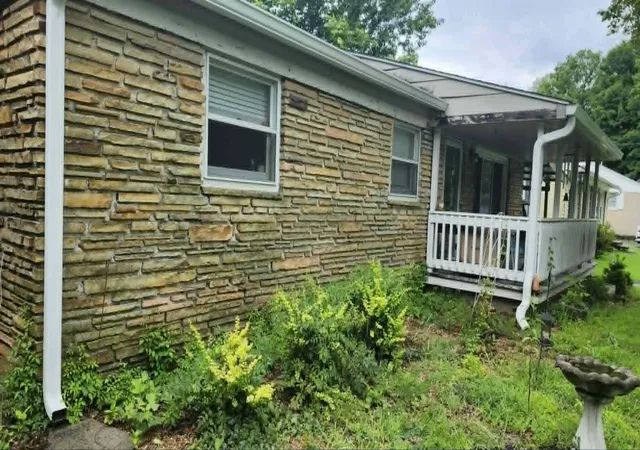 Photo 3 of Sale Pending at 179 Iroquois Dr, Paducah, KY 42001 | MLS# 26017667 | Listing updated on 2026-07-30