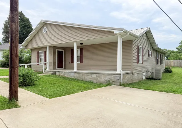 Homes for sale in Mount Vernon, KY | 75 Crawford St, Mount Vernon, KY 40456 | MLS# 26016329