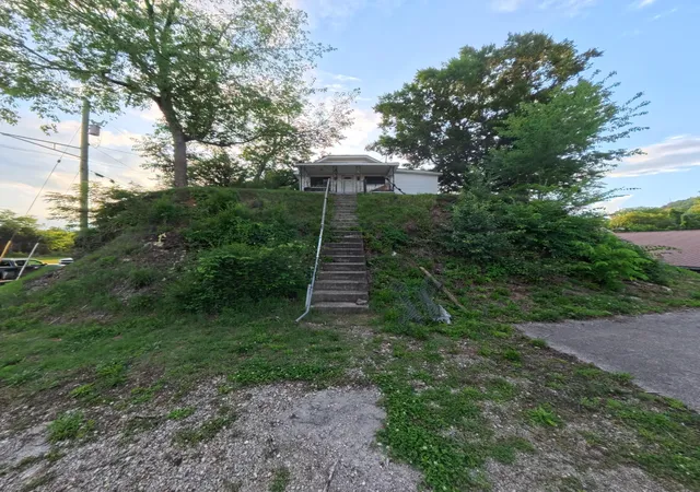 Homes for sale in Ravenna, KY | 803 Main St, Ravenna, KY 40472 | MLS# 26016311
