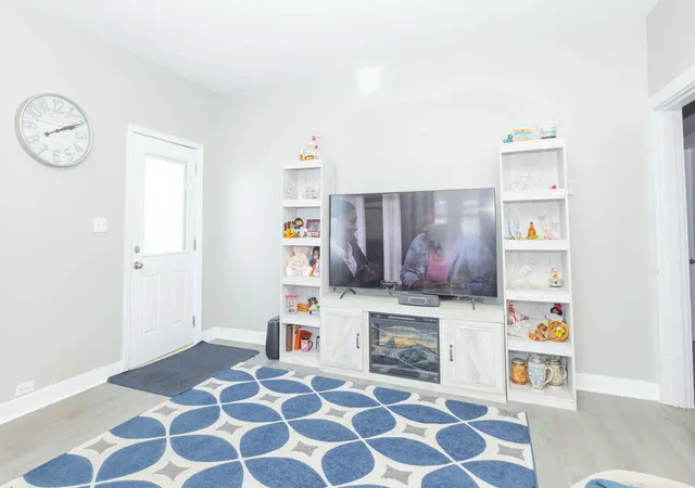 Photo 3 of Single family home for sale at 402 W Highland Dr, Fulton, KY 42041 | MLS# 26017745 | Listing updated on 2026-07-14