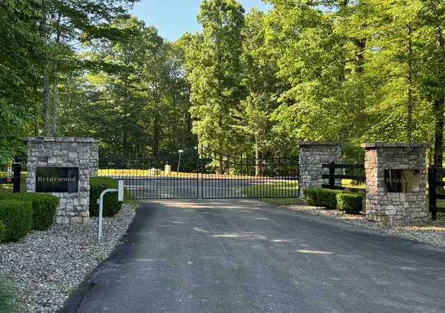 Homes for sale in Russell Springs, KY | 4 Village Ct, Russell Springs, KY 42642 | MLS# 26016312
