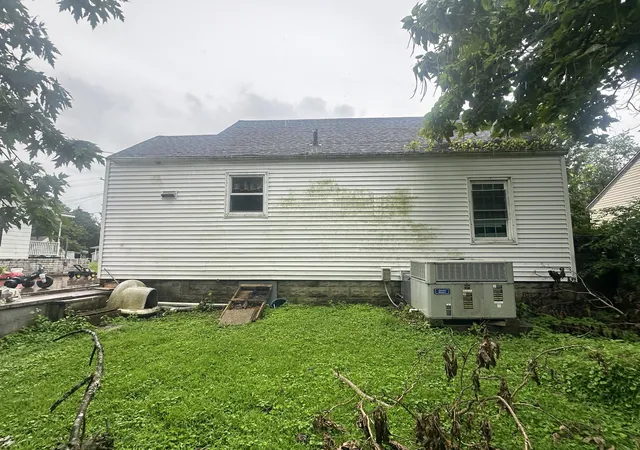 Homes for sale in Mayfield, KY | 723 W Lockridge St, Mayfield, KY 42066 | MLS# 26016322