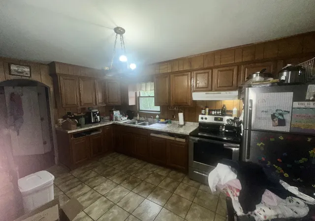Homes for sale in Mayfield, KY | 723 W Lockridge St, Mayfield, KY 42066 | MLS# 26016322