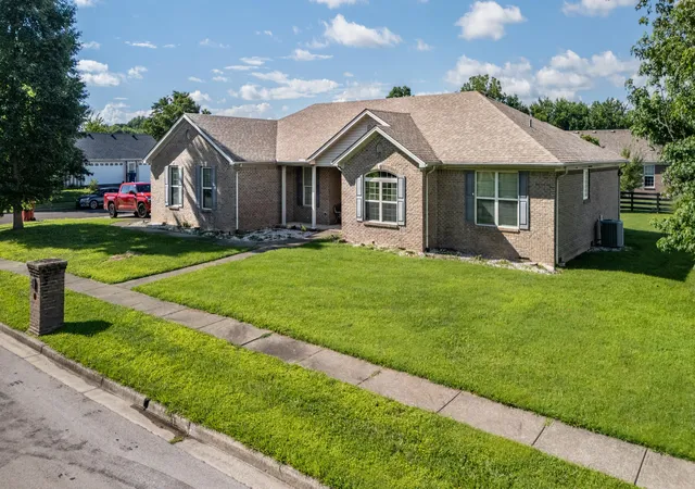 Photo 2 of Sale Pending at 263 Keith Dr, Berea, KY 40403 | MLS# 26018906 | Listing updated on 2026-10-02