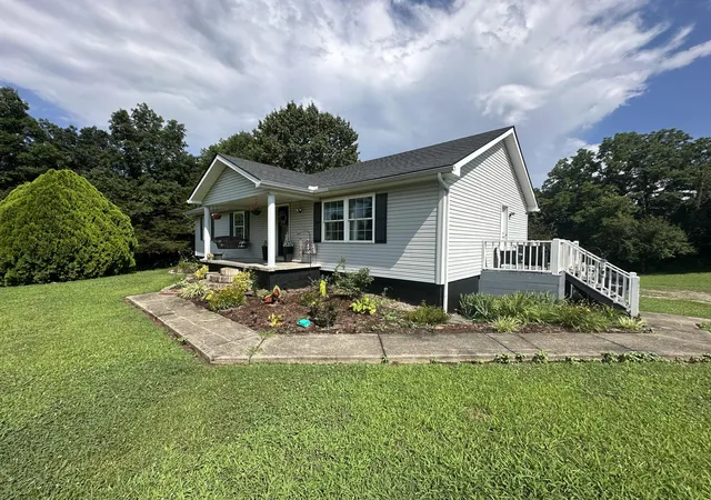 Homes for sale in Princeton, KY | 2000 Dawson Rd, Princeton, KY 42445 | MLS# 26016427