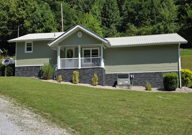 Homes for sale in Manchester, KY | 15 Water Tower Rd, Manchester, KY 40962 | MLS# 26016378