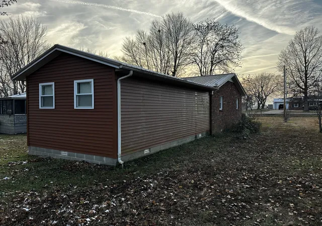 Photo 3 of Single family home for sale at 4172 Ky 303, Mayfield, KY 42066 | MLS# 26016343 | Listing updated on 2026-07-07