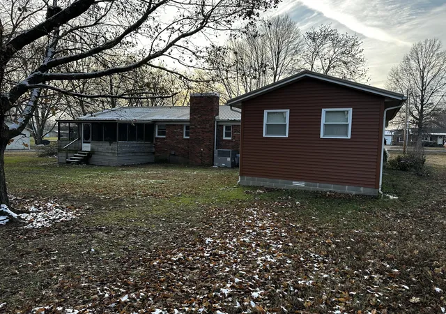 Photo 4 of Single family home for sale at 4172 Ky 303, Mayfield, KY 42066 | MLS# 26016343 | Listing updated on 2026-07-07