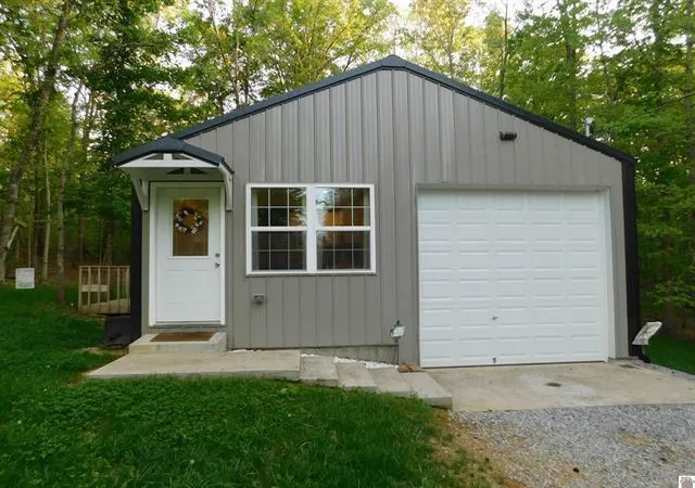 Homes for sale in Benton, KY | 92 Clara Ln, Benton, KY 42025 | MLS# 26016355
