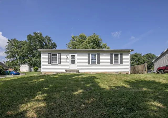 Homes for sale in Stanford, KY | 131 Spring Valley Rd, Stanford, KY 40484 | MLS# 26017635