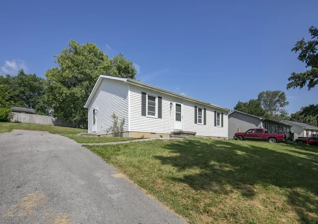 Homes for sale in Stanford, KY | 131 Spring Valley Rd, Stanford, KY 40484 | MLS# 26017635