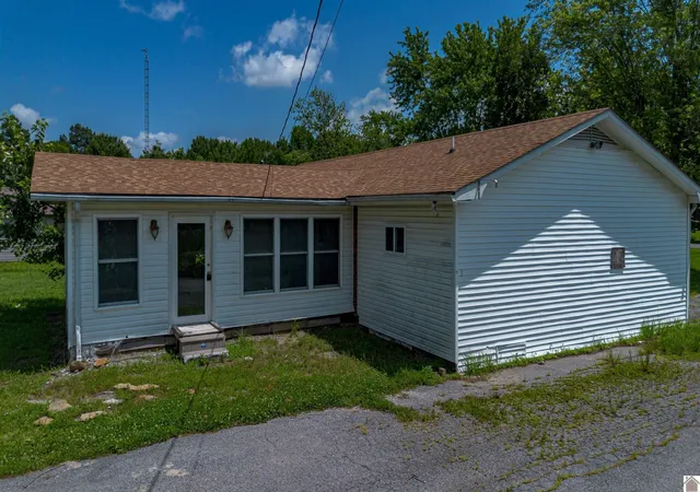 Homes for sale in Ledbetter, KY | 312 Anita Ln, Ledbetter, KY 42058 | MLS# 26016404