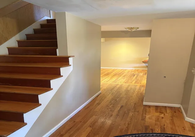 Photo 2 of Single family home for sale at 165 Colonial Dr, Paducah, KY 42001 | MLS# 26021544 | Listing updated on 2026-09-01