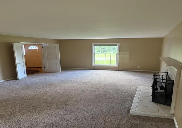 Photo 4 of Single family home for sale at 165 Colonial Dr, Paducah, KY 42001 | MLS# 26021544 | Listing updated on 2026-09-01