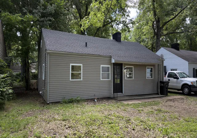 2nd image of 942 N 26th St, Paducah, KY 42001 | MLS# 26016563