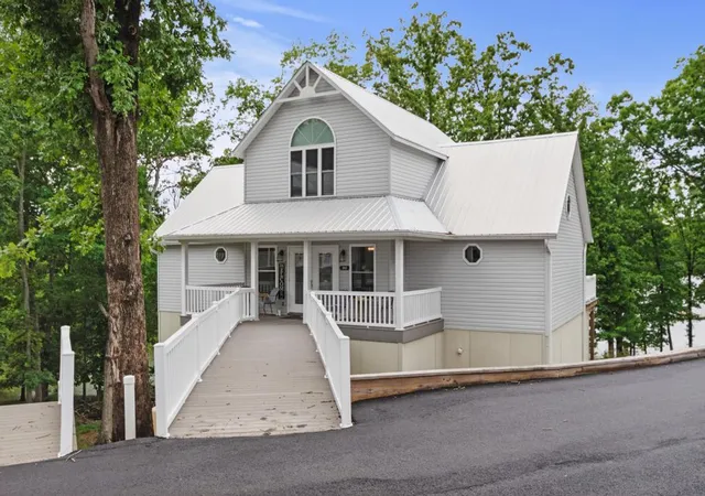 Photo 1 of Sale Pending at 520 Yacht Dr, Grand Rivers, KY 42045 | MLS# 26018648 | Listing updated on 2026-09-06