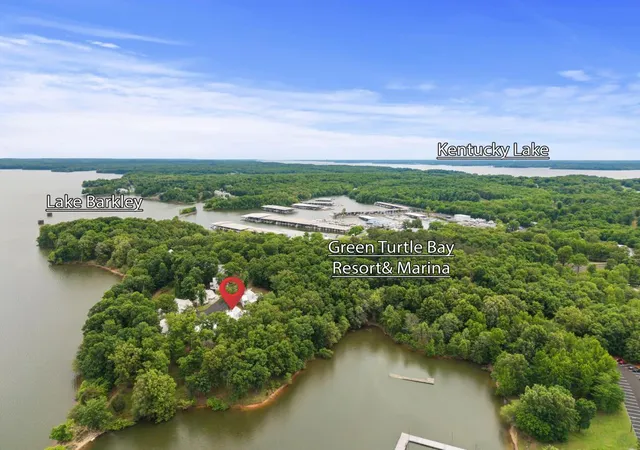 Listing Photo 2 - Condo for sale in building located at 520 Yacht Dr, Grand Rivers, KY 42045