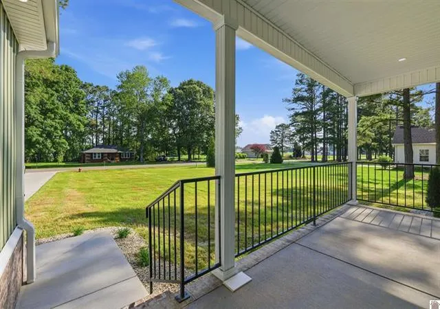 Homes for sale in Murray, KY | 329 Tom Taylor Trl, Murray, KY 42071 | MLS# 26017344