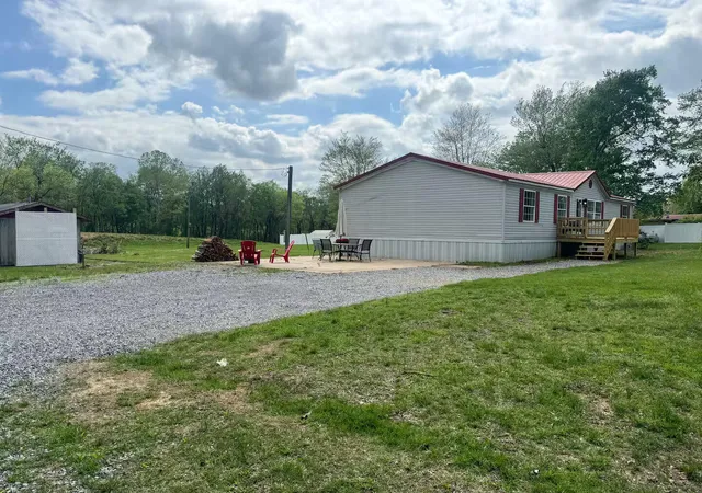 Homes for sale in Benton, KY | 2424 Barge Island Rd, Benton, KY 42025 | MLS# 26016638