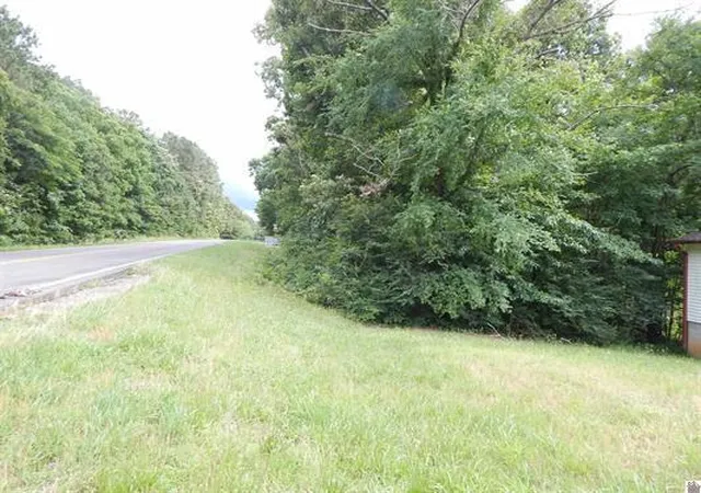 Homes for sale in Benton, KY | 11250 E 68 Hwy, Benton, KY 42025 | MLS# 26016433