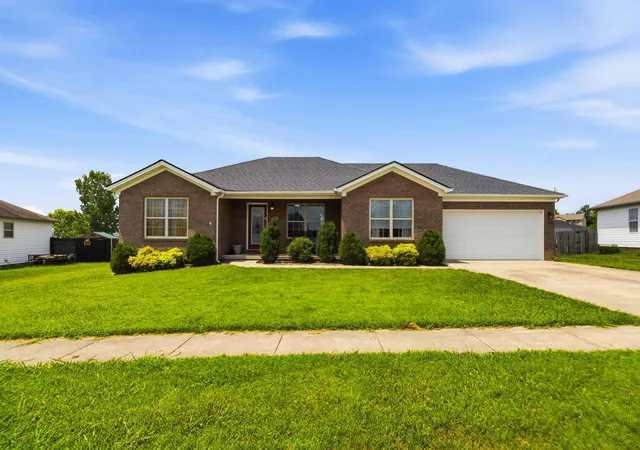Homes for sale in Berea, KY | 552 Southfork Dr, Berea, KY 40403 | MLS# 26016445