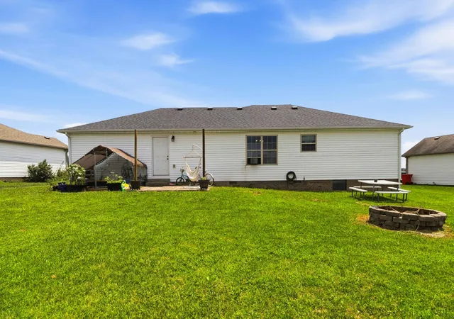 Homes for sale in Berea, KY | 552 Southfork Dr, Berea, KY 40403 | MLS# 26016445
