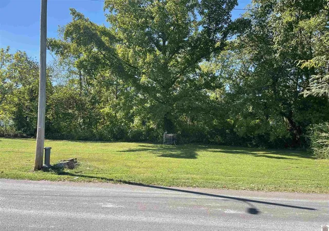 Homes for sale in Mayfield, KY | 306 S Jenkins St, Mayfield, KY 42066 | MLS# 26016749