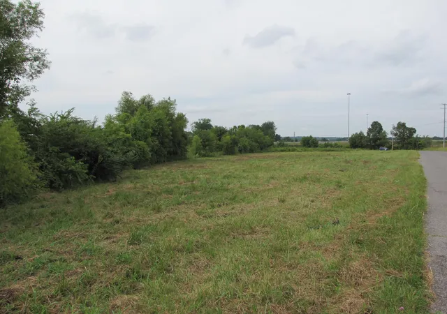 10th image of 501 Old Symsonia Rd, Benton, KY 42025 | MLS# 26016481