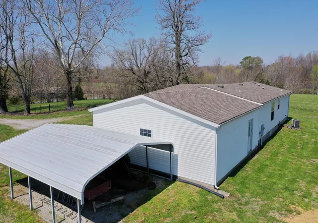 Homes for sale in Princeton, KY | 9896 N Kentucky 293, Princeton, KY 42445 | MLS# 26016463