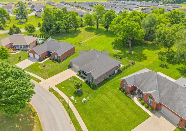 Photo 3 of Single family home for sale at 111 Sherinton Pl, Hopkinsville, KY 42240 | MLS# 26016476 | Listing updated on 2026-09-15