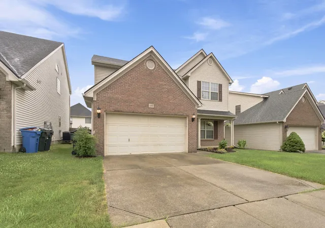 Photo 2 of Single family home for sale at 3384 Drayton Pl, Lexington, KY 40503 | MLS# 26019759 | Listing updated on 2026-09-14