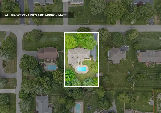 Photo 3 of Single family home for sale at 219 Fairfax Ave, Hopkinsville, KY 42240 | MLS# 26016526 | Listing updated on 2026-07-20