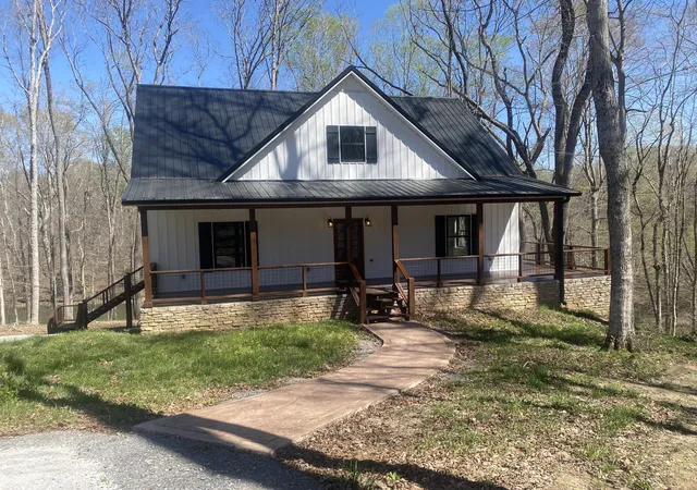 Homes for sale in Cadiz, KY | 180 Crystal Creek Cir, Cadiz, KY 42211 | MLS# 26016493